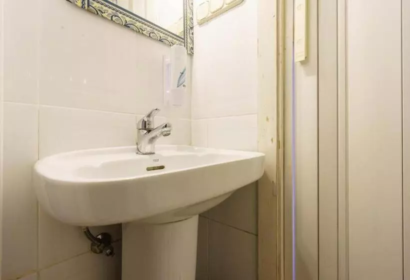 اتاق استاندارد با بالکن, Hostal Austria