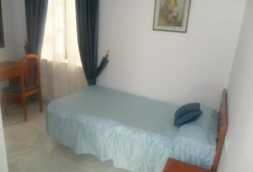 Habitación Triple Estándar, Hostal Centro Sol