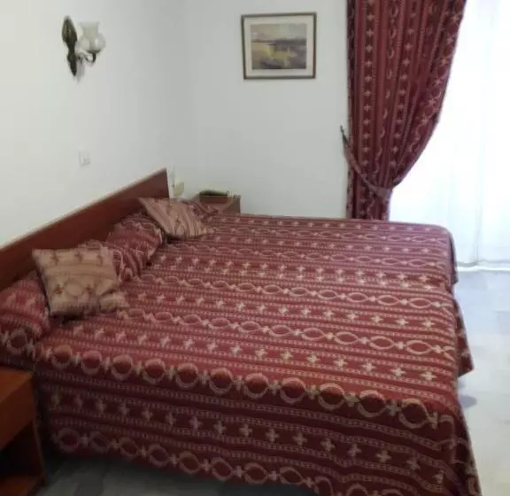 Habitación Cuádruple Estándar, Hostal Centro Sol