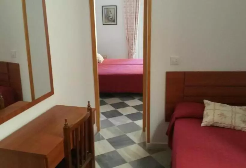 Habitación Cuádruple Estándar, Hostal Centro Sol
