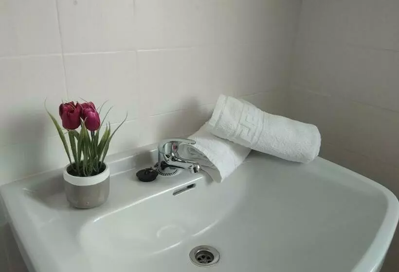 اتاق استاندارد, Hostal Garamar