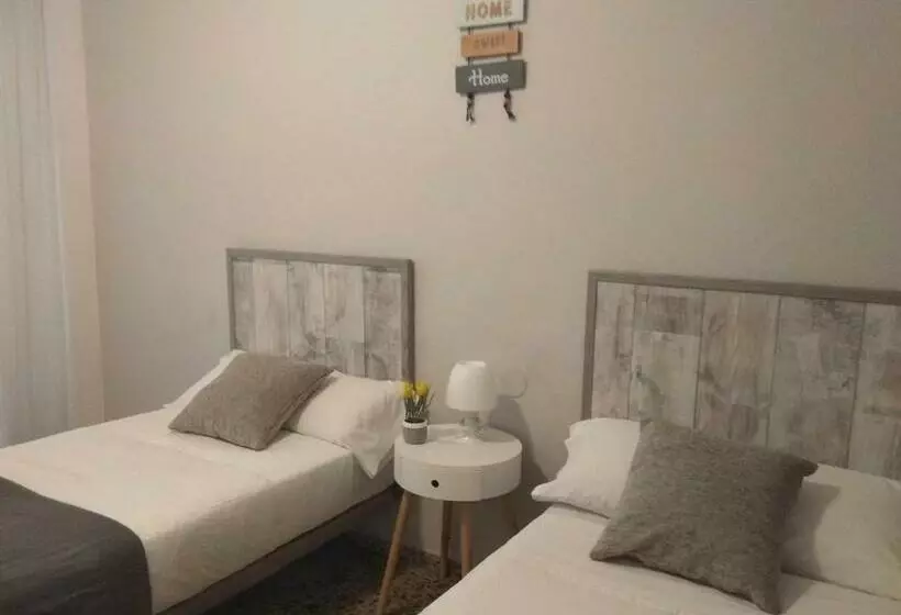 اتاق استاندارد, Hostal Garamar