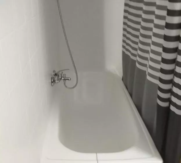اتاق استاندارد سه نفره, Hostal Garamar