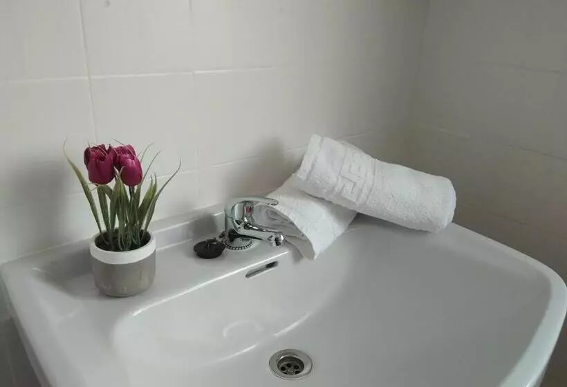 اتاق استاندارد چهار تخته, Hostal Garamar