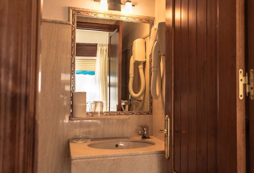 标准单人间共用浴室, Hostal La Palma