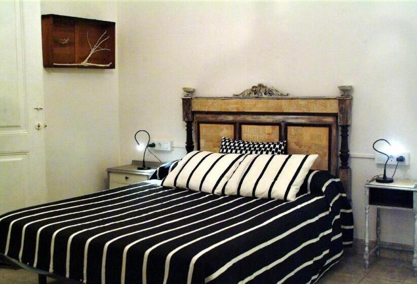 Номер Стандарт, Hostal Montsoliu