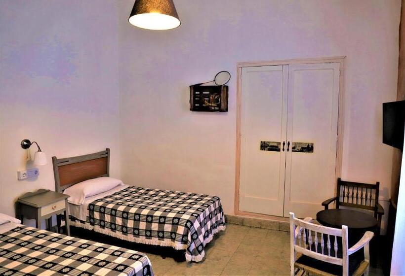 スタンダード４人部屋, Hostal Montsoliu