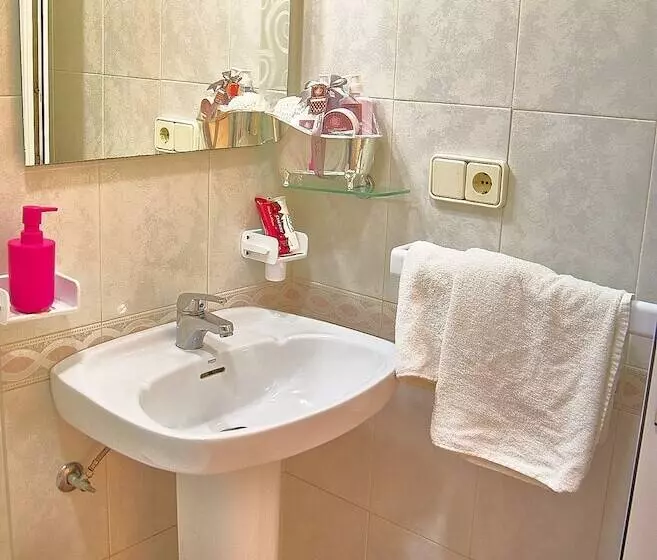 Standard Yhden Hengen Huone, Hostal Restaurante La Nina