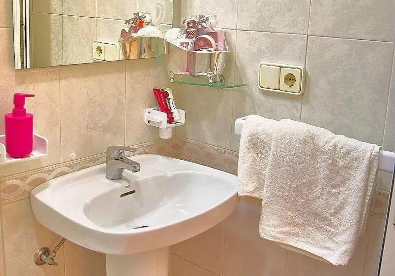 Standard Yhden Hengen Huone, Hostal Restaurante La Nina