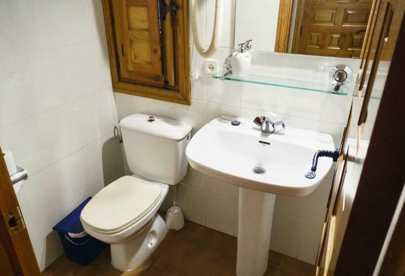 غرفة قياسية فردية, La Gerencia