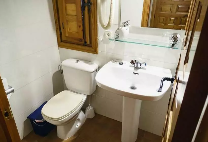 Standard Yhden Hengen Huone, La Gerencia