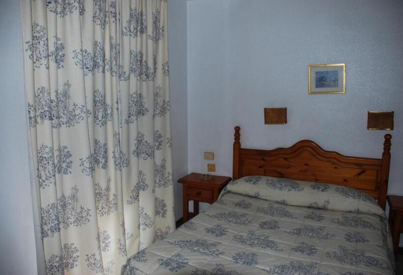 スタンダードシングルルーム, Pensión Versalles