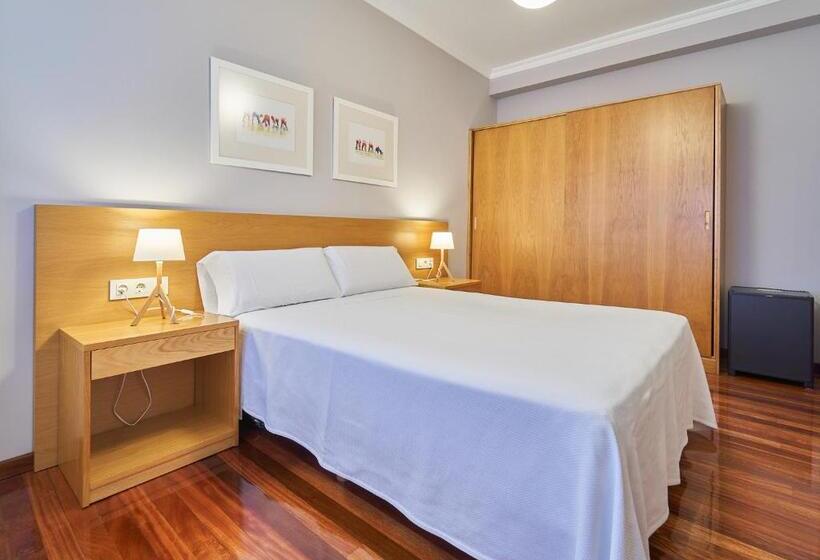 اتاق خانوادگی با چشم‌انداز جانبی دریا, Prado Viejo