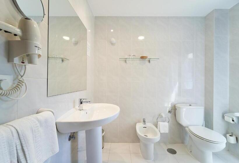 اتاق اساندارد با چشم‌انداز جانبی به دریا, Prado Viejo