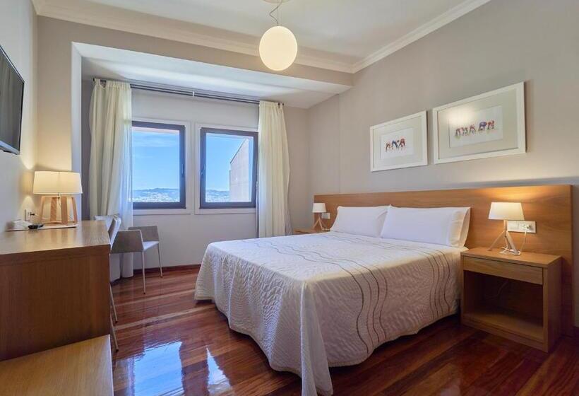 اتاق اساندارد با چشم‌انداز جانبی به دریا, Prado Viejo