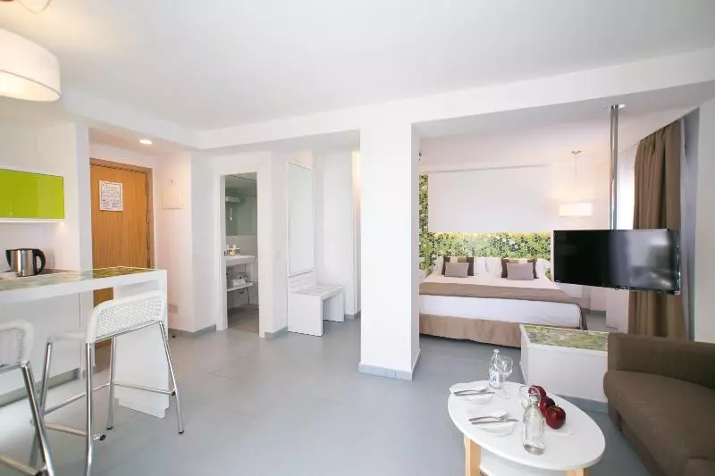 سوییت جونیور سوپریور, Livvo Anamar Suites