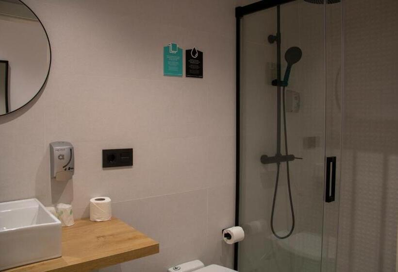 اتاق استاندارد یک نفره, Alda Orzán