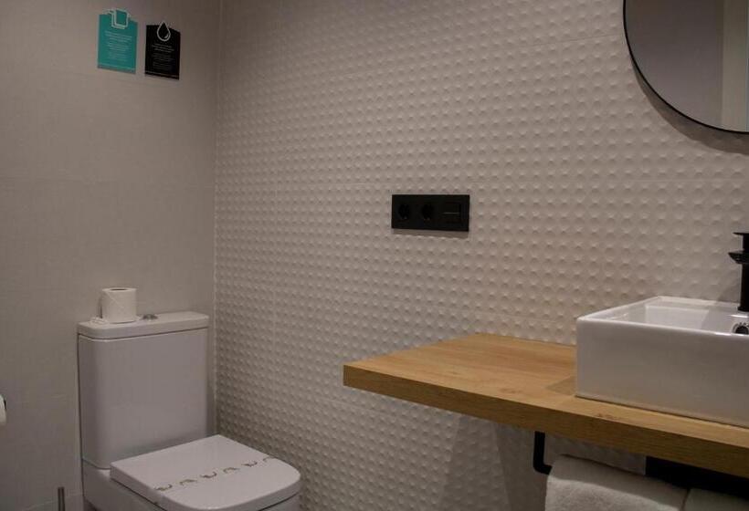 اتاق استاندارد, Alda Orzán