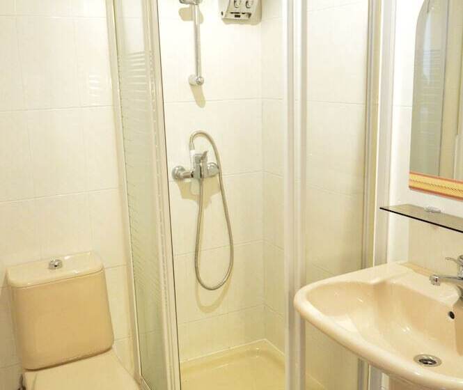 اتاق استاندارد سه نفره, Cristal