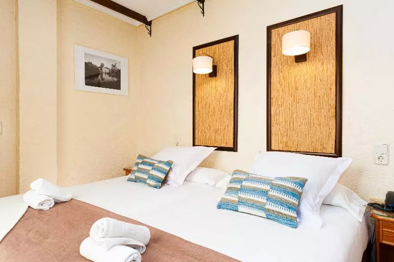 Economy-huone, Eden Mar
