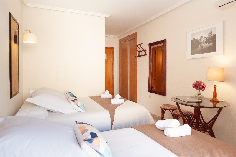 اتاق استاندارد سه نفره, Eden Mar