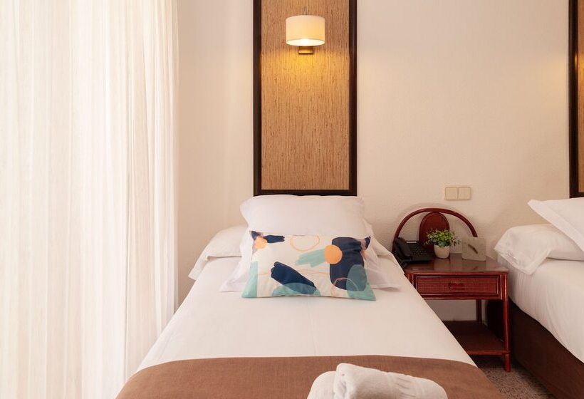 اتاق استاندارد سه نفره, Eden Mar