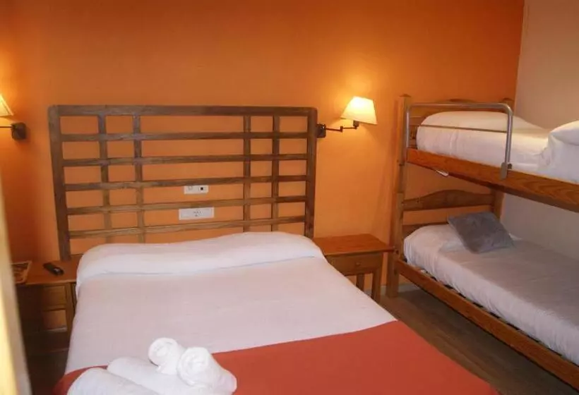Chambre Quadruple Classique, Hostal Cal Batista