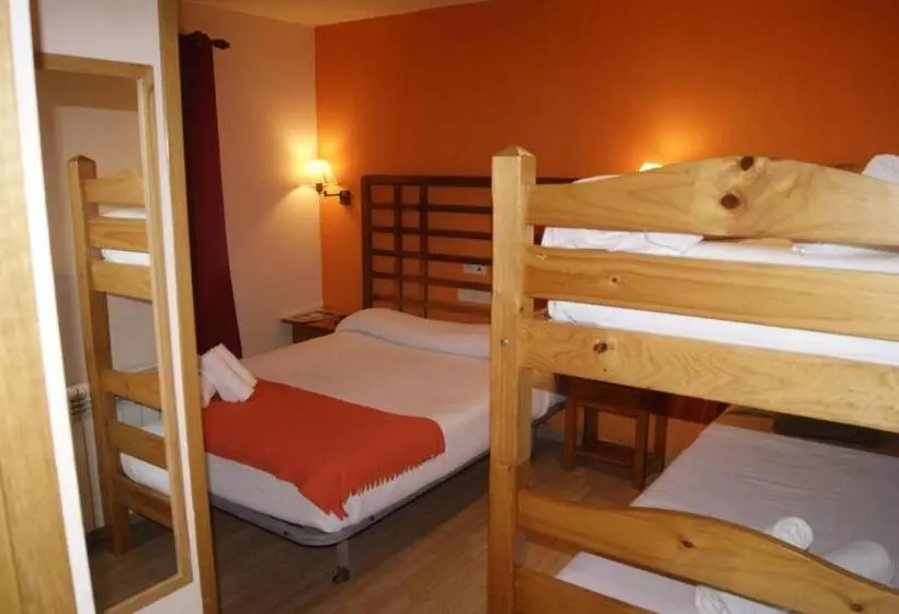Chambre Quadruple Classique, Hostal Cal Batista