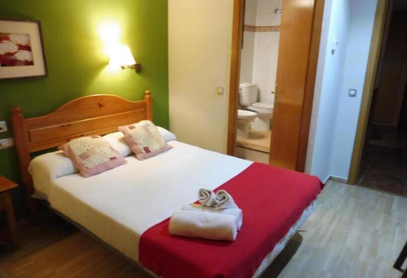 스탠다드 트리플 룸, Hostal Cal Batista