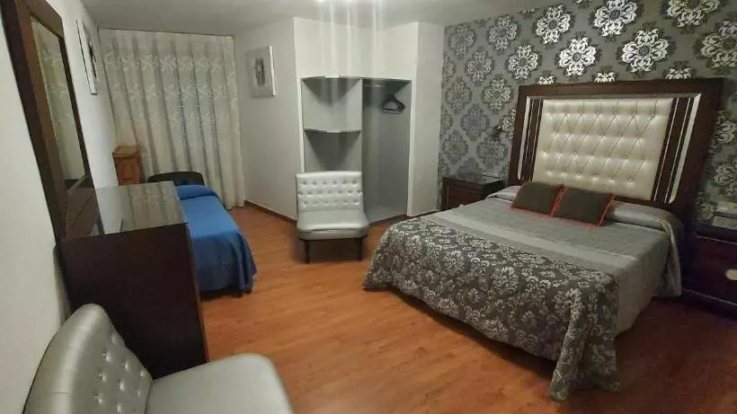 Standard Kolmen Hengen Huone, Hostal Del Campo