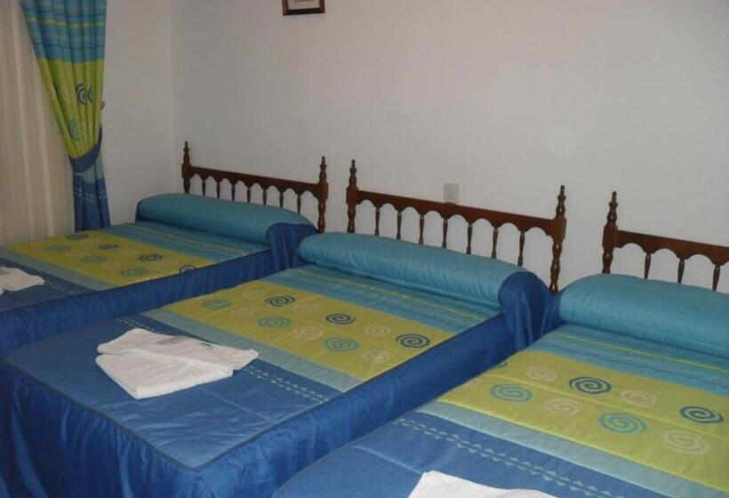 Номер Стандарт Трехместный, Hostal La Paz