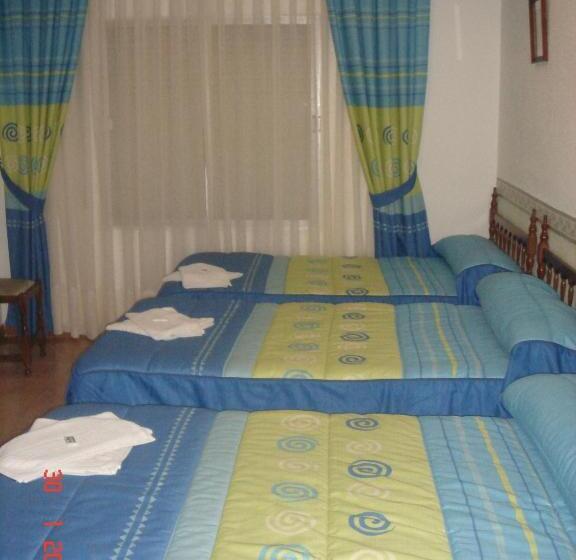 חדר סטנדרט לשלושה, Hostal La Paz