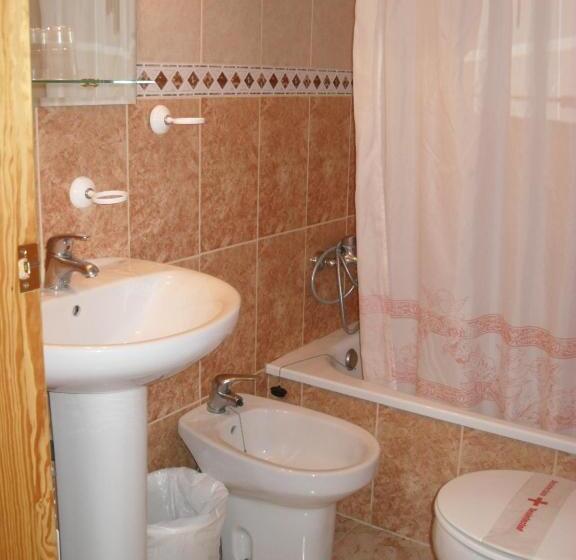 חדר סטנדרט לשלושה, Hostal La Paz