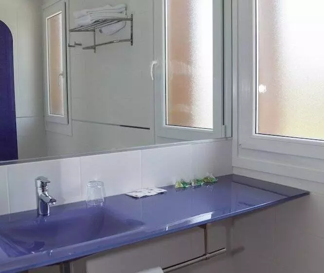 Cameră Triplă Standard, Jatorrena