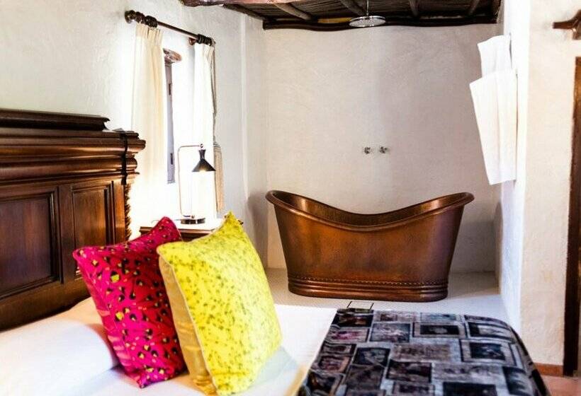 סוויטת ג'וניור, Pikes Ibiza - Adults Only