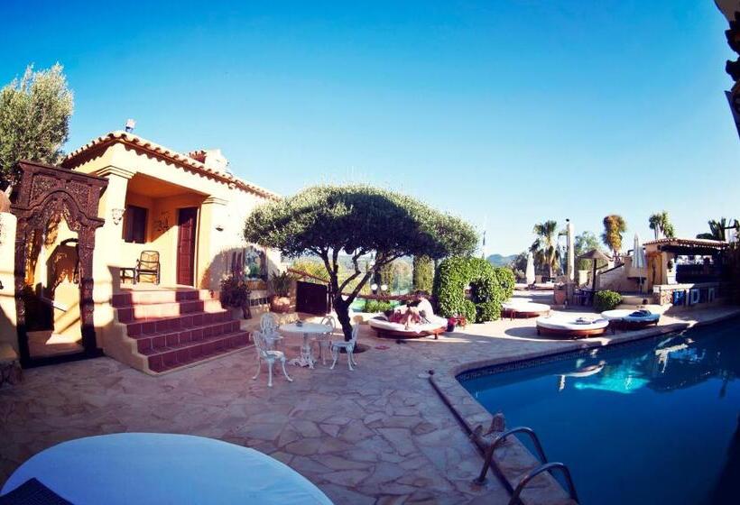 סוויטת ג'וניור, Pikes Ibiza - Adults Only