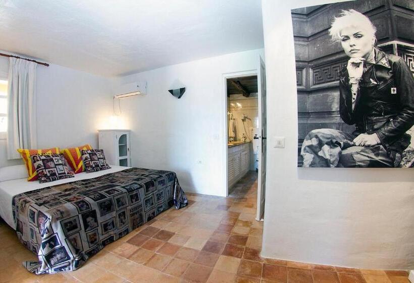 סוויטת ג'וניור, Pikes Ibiza - Adults Only