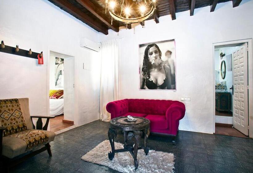 סוויטת ג'וניור, Pikes Ibiza - Adults Only