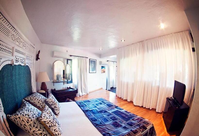 סוויטה, Pikes Ibiza - Adults Only