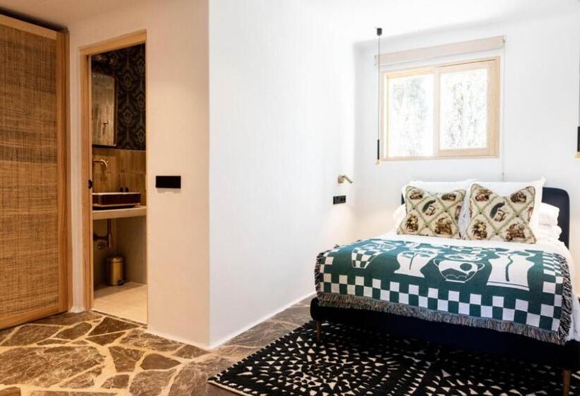 סוויטת ג'וניור עם טרסה, Pikes Ibiza - Adults Only