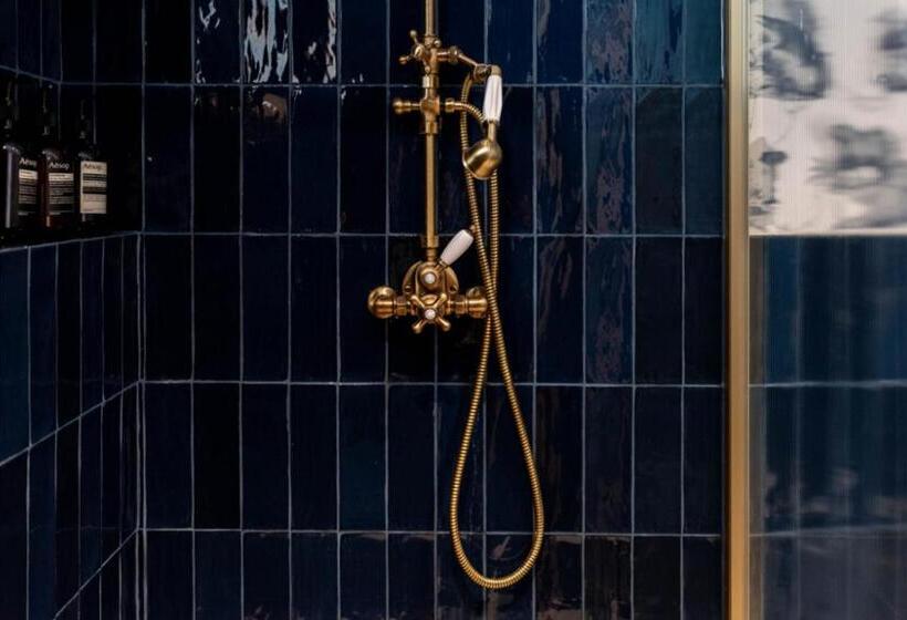 סוויטת ג'וניור עם טרסה, Pikes Ibiza - Adults Only