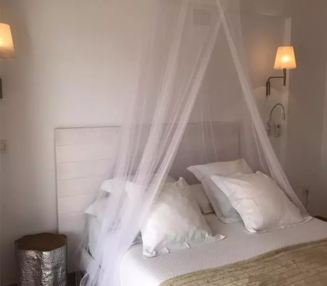 Chambre Standard, Sa Volta