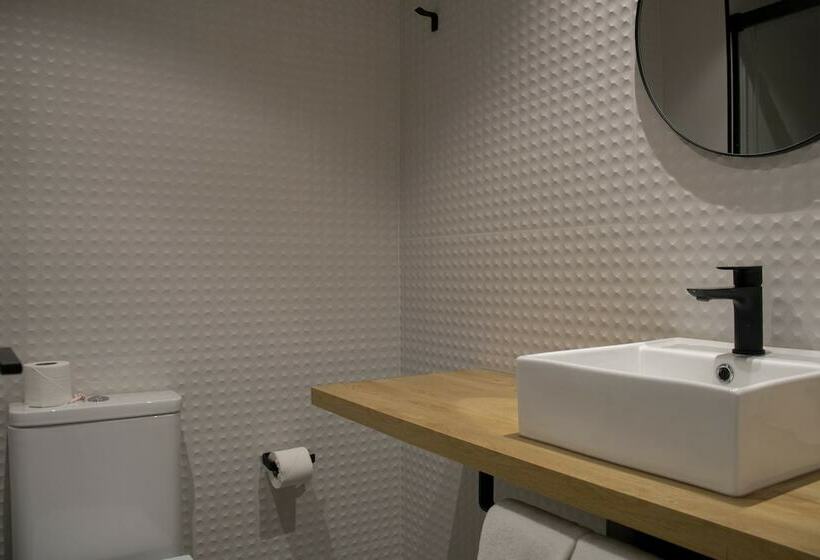 اتاق استاندارد, Alda Orzán