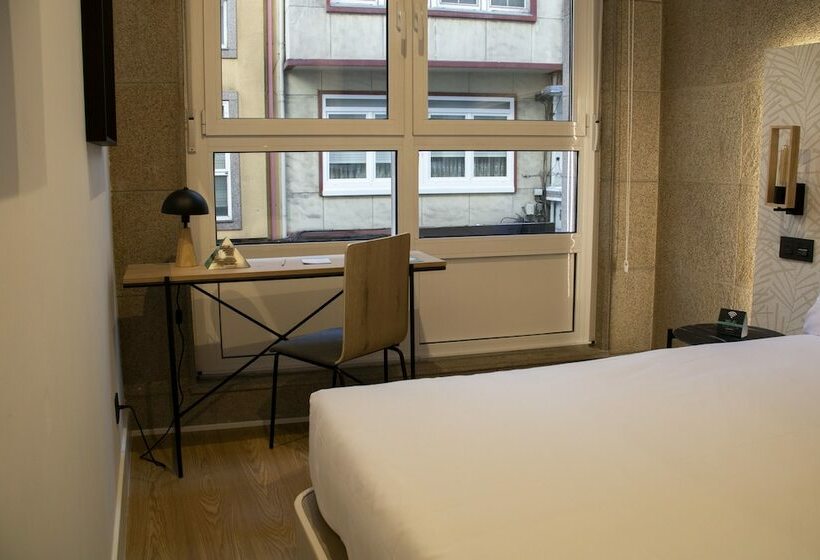 اتاق استاندارد, Alda Orzán