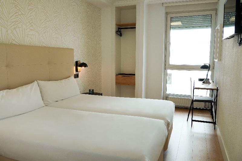 اتاق اکونومی, Alda Orzán