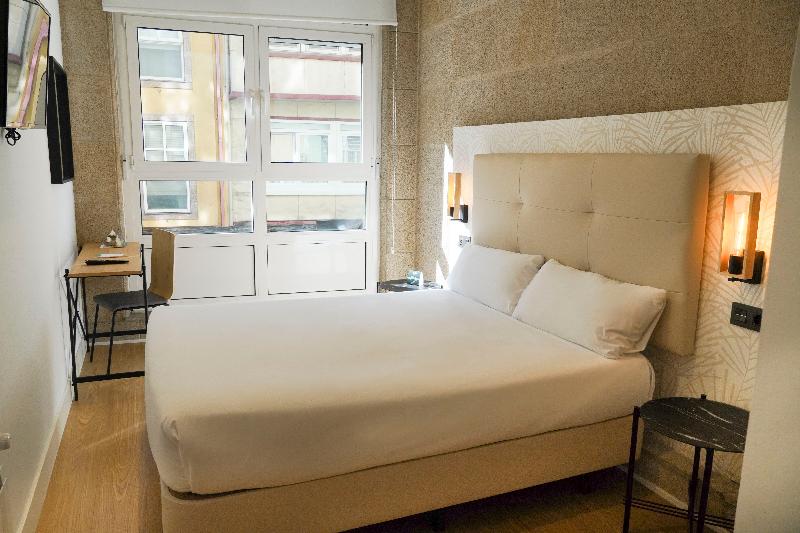 اتاق استاندارد, Alda Orzán