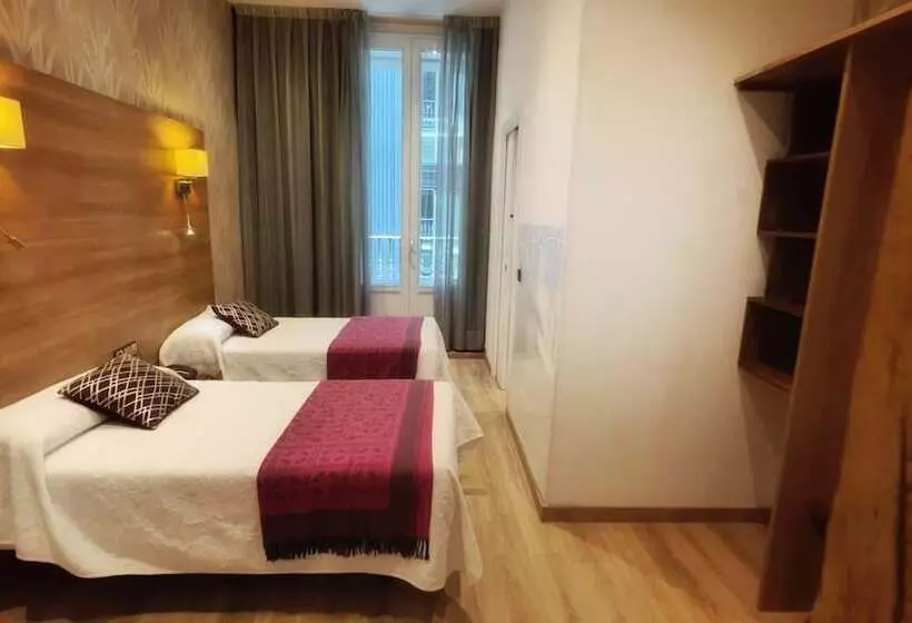 Camera Standard, Hostal Aguilar