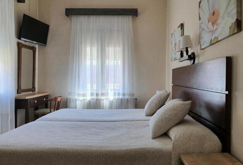Номер Стандарт, Hostal Canigó