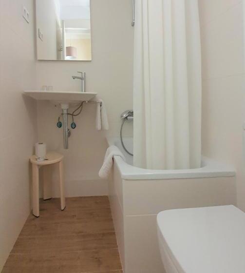 اتاق استاندارد, Hostal Canigó