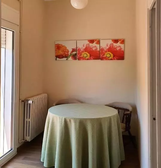 3-Bett-Standardzimmer, Hostal Canigó